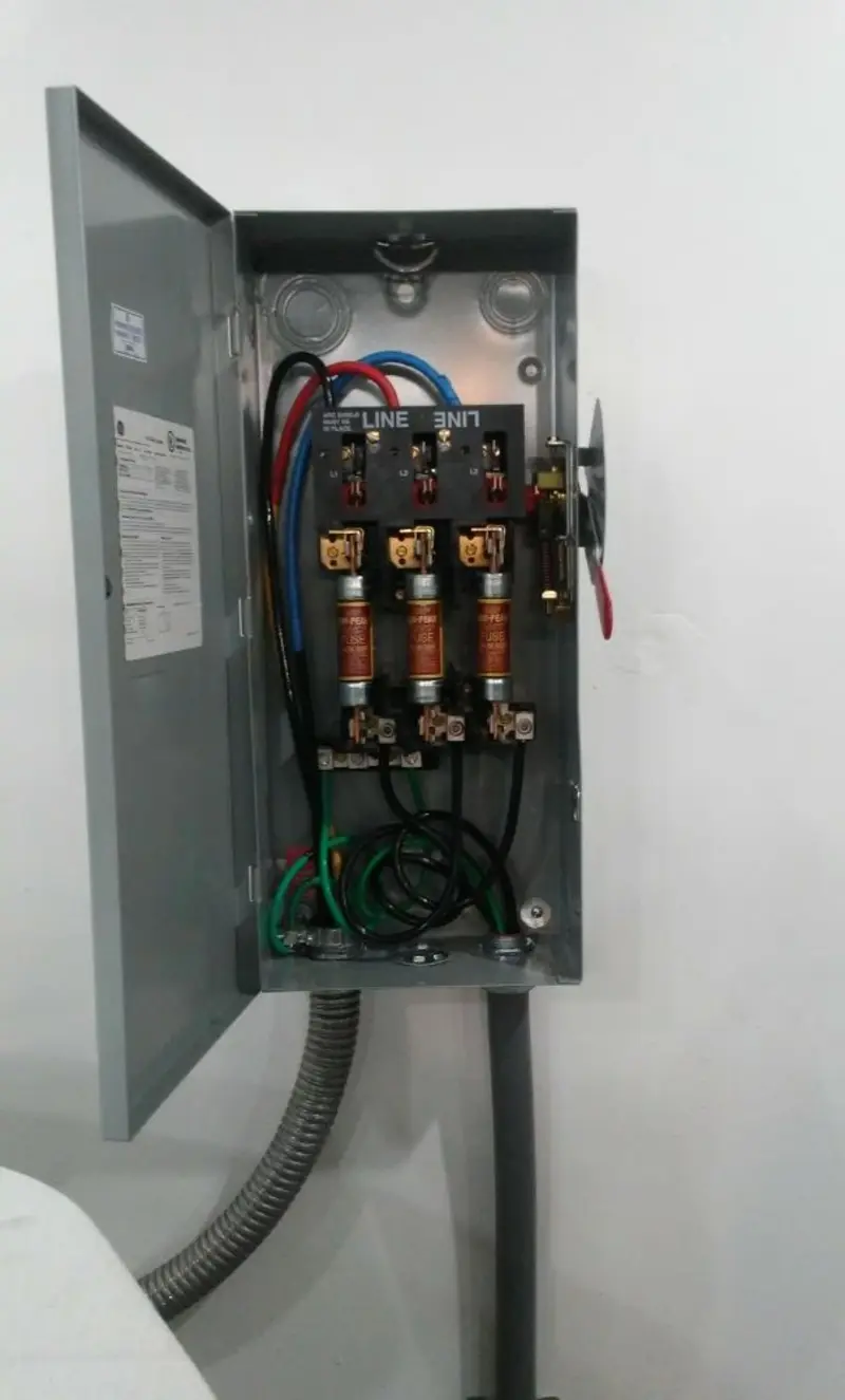 Three-phase disconnect switch installed for Smoke Detector Installation in Central Point